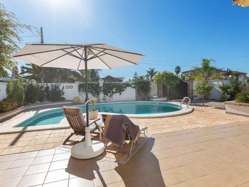 Bazén v ubytování Costa de la Luz Poolside Villa nebo v jeho okolí
