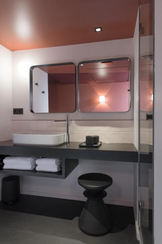 Gallery image of MiHotel Tour Rose in Lyon