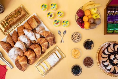 Еда / где поесть недалеко от отеля