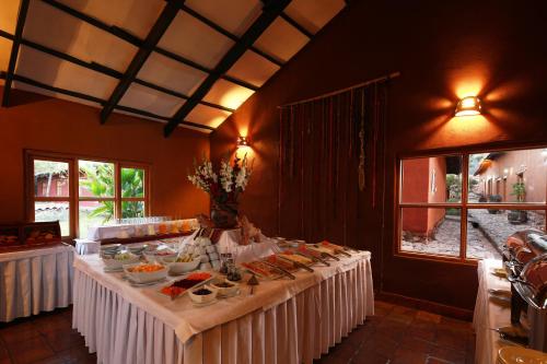 Comida no hotel ou em algum lugar perto