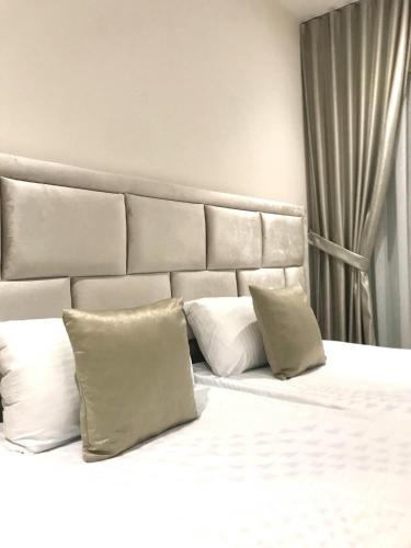 Hotel S