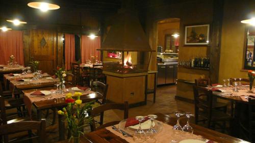 Restoran ili drugo mesto za obedovanje u objektu Podere Lamaccia - bed and kitchinette