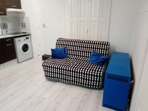 Sunny city apartment facing the park 1077 Budapest, 10 Almássy tér 1st floor U5 kép - 3