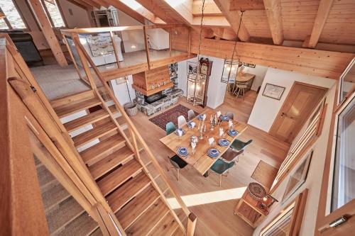 Χώρος καθιστικού στο Chalet Bärgsunna Penthouse