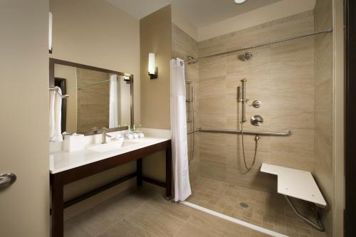 Gallery image of Holiday Inn Express Hotel & Suites Waco South, an IHG Hotel in Waco