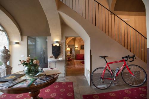 Jízda na kole v ubytování Hotel Il Campanile nebo okolí