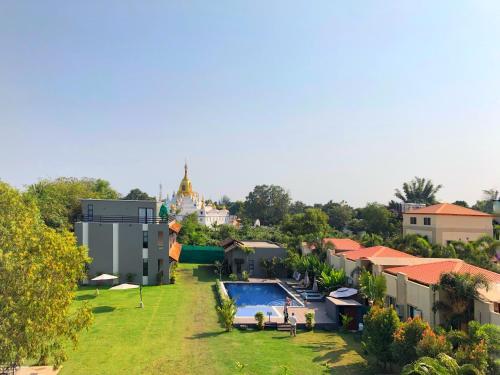 Vista de la piscina de Kanbawza Hinthar Hotel o alrededores