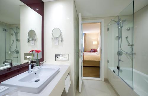 Koupelna v ubytování Holiday Inn Muscat AlSeeb by IHG