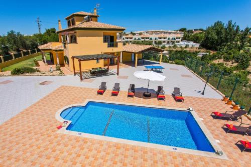 Бассейн в Villa Nincha - Heated Pool - Free wi-fi - Air Con или поблизости