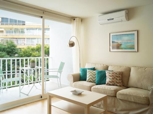 Χώρος καθιστικού στο Apartment Fontanilla by Interhome