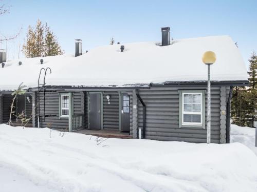 Holiday Home Kotka by Interhome om vinteren