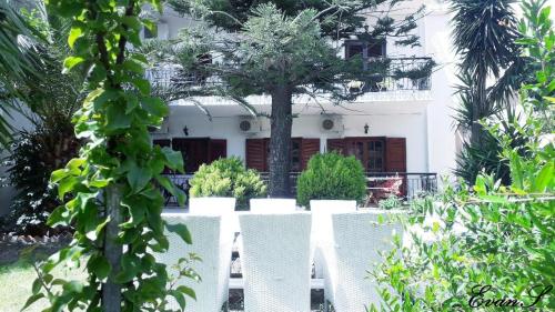 EVANS Skiathos