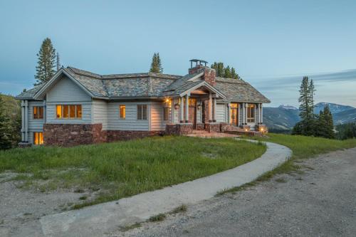 Beehive Basin Chalet – Photos 3