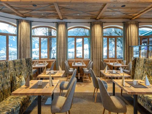 Un restaurante o sitio para comer en Hotel Stegerbräu