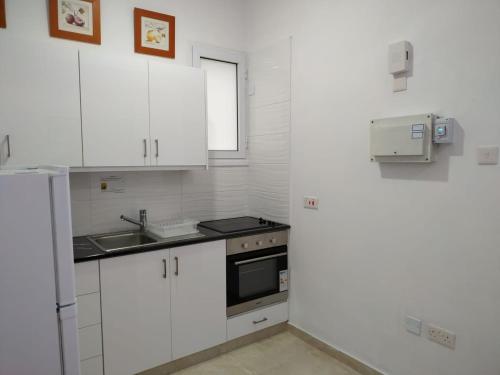 Mikis' 1 Bedroom near the Beach and City Center