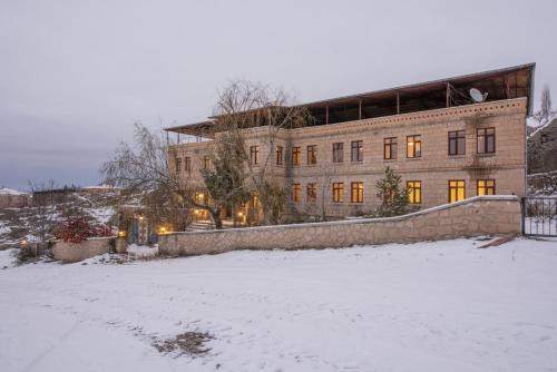 Kapadokya Stonelake Hotel v zimě