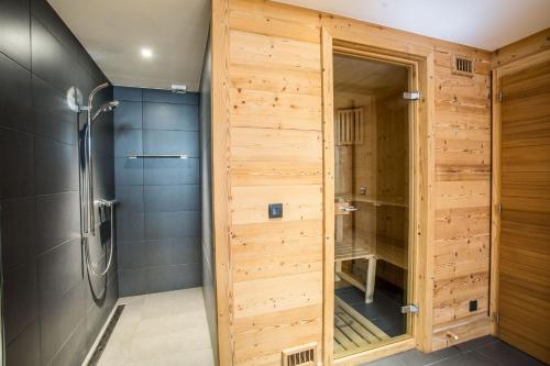 Ett badrum på Chalet 1155 - Montroc - Chamonix