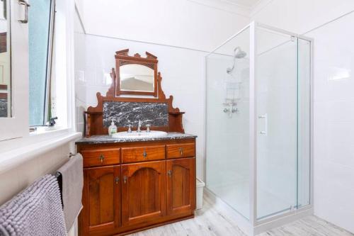 Gallery image of Camellia Cottage - PET FRIENDLY - Kwinana in Medina