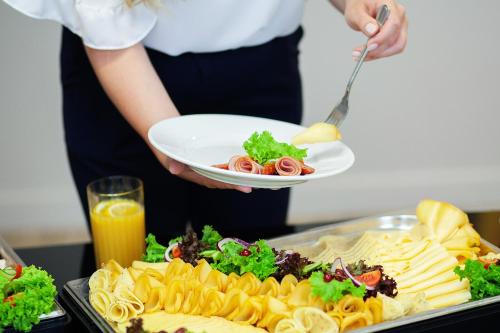 Еда / где поесть недалеко от отеля