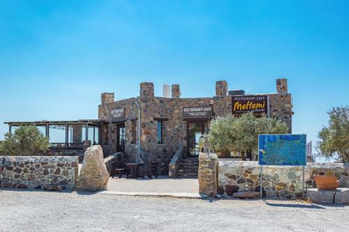 a building in the middle of a desert at INO I, sea goddess domus jacuzzi by Amigdalokefali Elafonissi in Kissamos