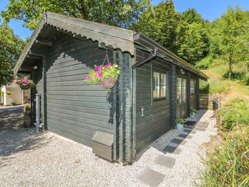 Pond Cabin – Photos 3