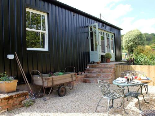 The Tin Barn – Photos 3