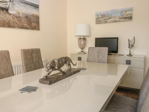204 Sea View House – Photos 3