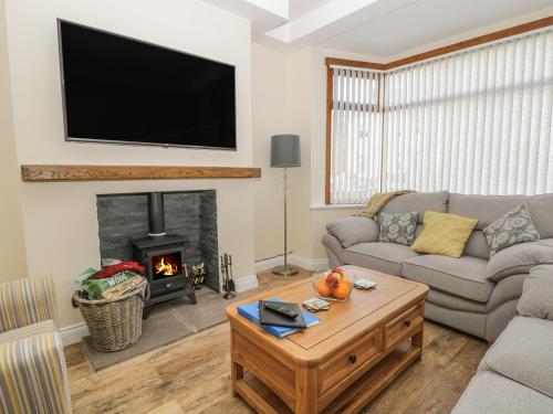 204 Sea View House – Photos 2