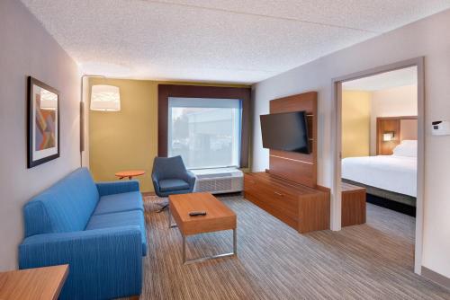 Posezení v ubytování Holiday Inn Express & Suites West Long Branch - Eatontown by IHG