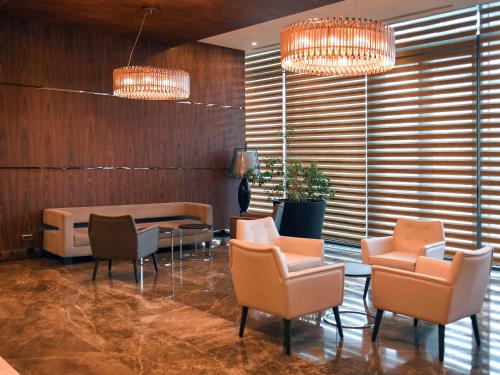 Posezení v ubytování Mercure Istanbul West Hotel & Convention Center