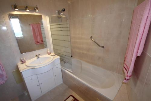 Ένα μπάνιο στο Lemon - Cozy apartment near Marina - Vilamoura