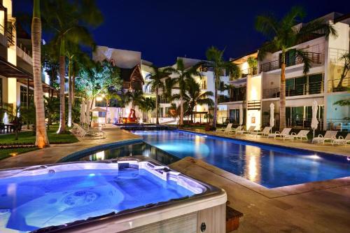 Gallery image of Luxurious & Central Condo In Playa Steps From The Beach in Playa del Carmen