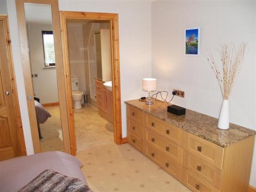 Koupelna v ubytování Cable Cottage