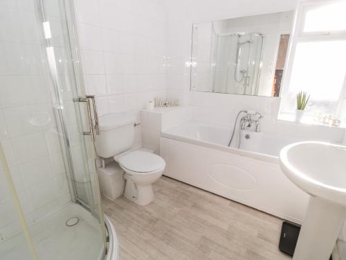 Kylpyhuone majoituspaikassa Tynemouth Village Penthouse