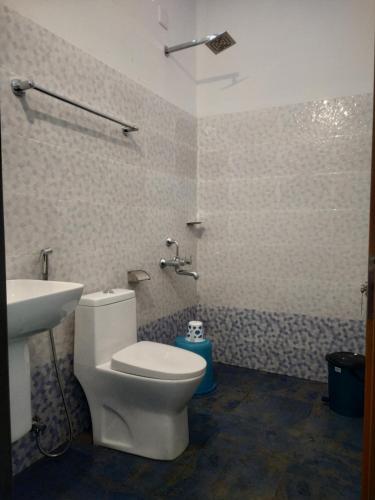 Koupelna v ubytování Riverbench Homestay Munnar, Anaviratty