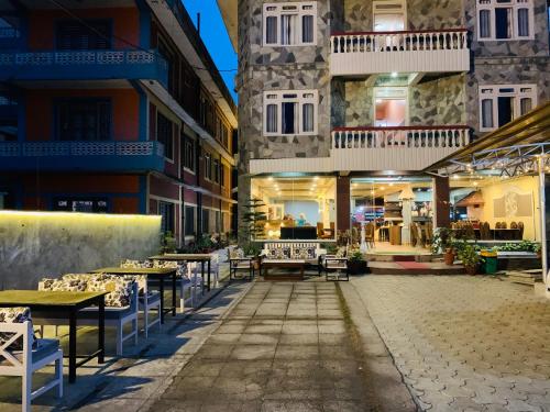 Foto da galeria de Hotel Vajra Inn & Apartments em Pokhara