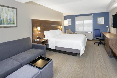 Galeriebild der Unterkunft Holiday Inn Express Hotel & Suites East End, an IHG Hotel in Riverhead