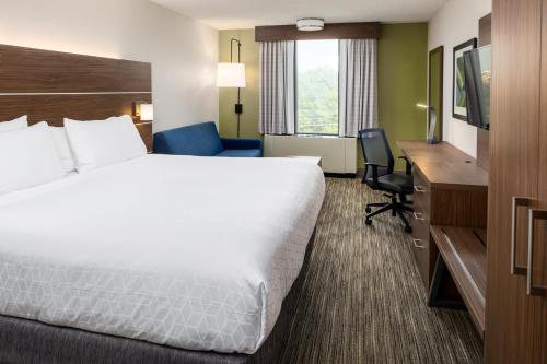Holiday Inn Express Atlanta Airport-College Park, an IHG Hotel Image