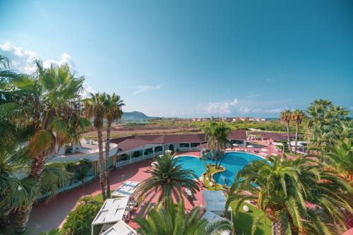 Utsikt över poolen vid Valtur Il Cormorano Resort & Spa eller i närheten