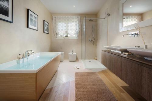 Kúpeľňa v ubytovaní Villa Melita by HMZ Villas