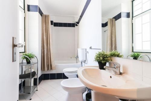 Kylpyhuone majoituspaikassa Rato Elegant by Homing