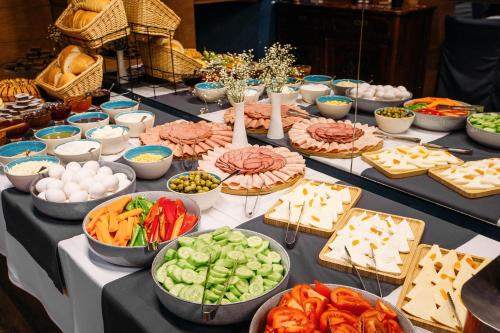 Comida en o cerca de este hotel