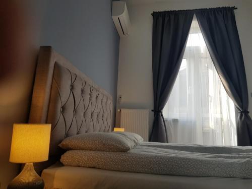 Posteľ alebo postele v izbe v ubytovaní Luxurious Apartment with Balconies in DownTown BP