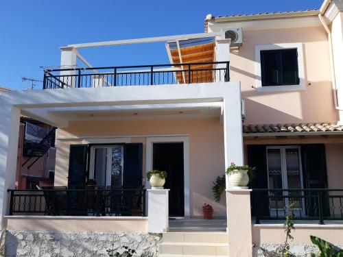 Μπαλκόνι ή βεράντα στο Villa Elli Potamos Corfu