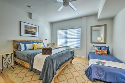 Ένα ή περισσότερα κρεβάτια σε δωμάτιο στο Seaside Heights Beach Condo, Walk to Boardwlk