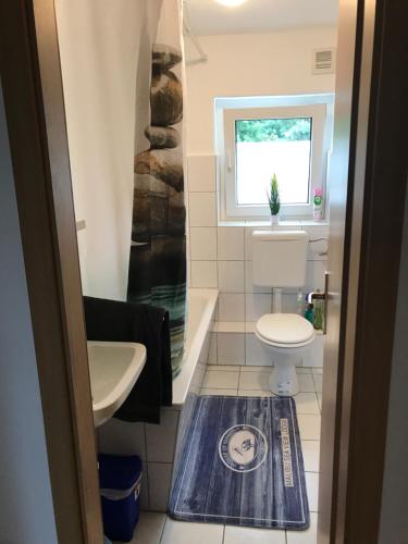 Kúpeľňa v ubytovaní Ferienwohnung zum Pinguin II