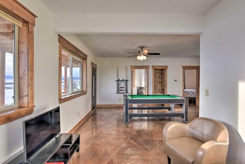 Τραπέζι μπιλιάρδου στο Fairplay Cabin with Pool Table, Deck and Mountain View
