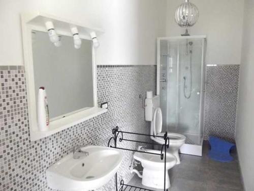 A bathroom at Villa Fernanda