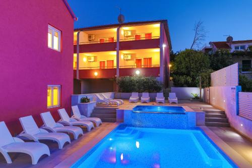 Fotografie z fotogalerie ubytování Apartments Stina & Villa Ina v destinaci Seget Vranjica