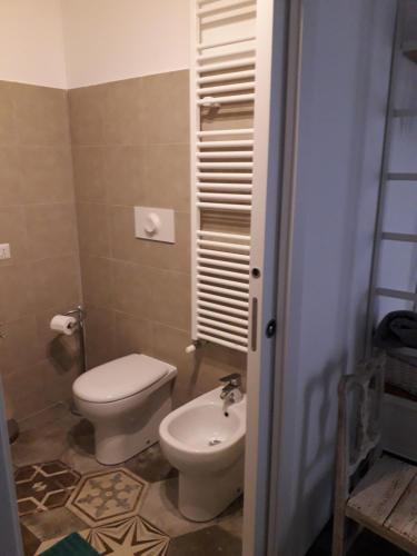 A bathroom at B&B Castellani